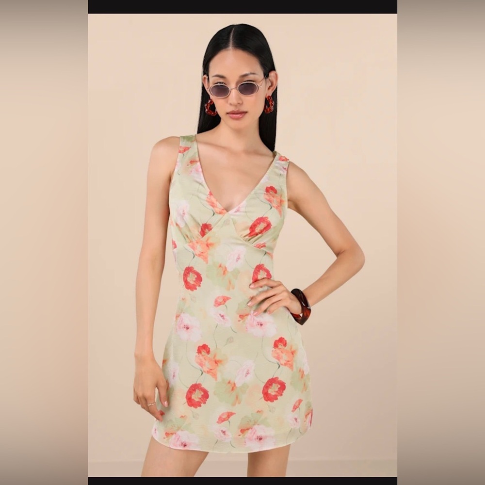 Lulu's Floral V-Neck Midi Dress